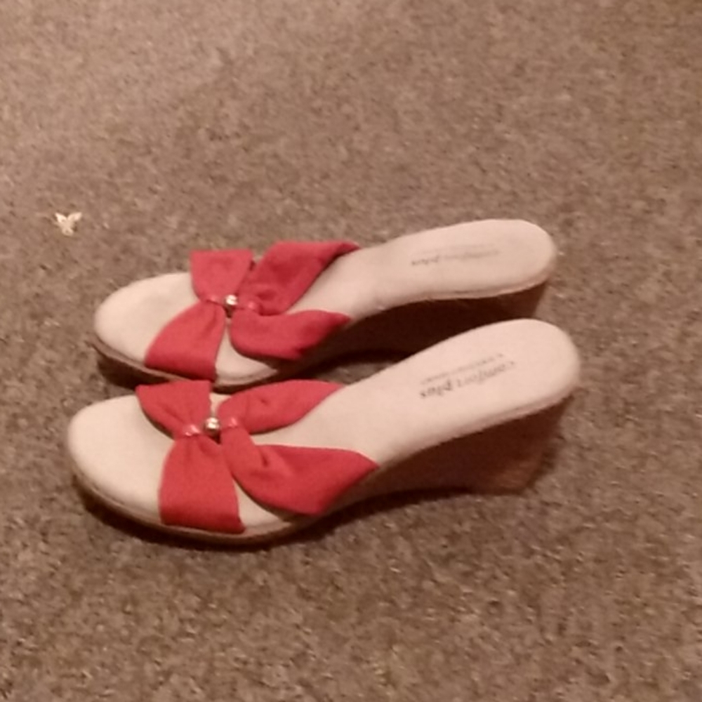 Red wedges - Picture 2 of 2